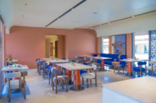 Nalati  Nianhuawan Hayinsai Resort Hotel