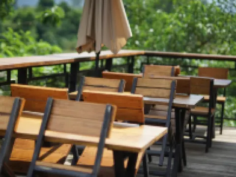 m&r house Hoteles en Feuang