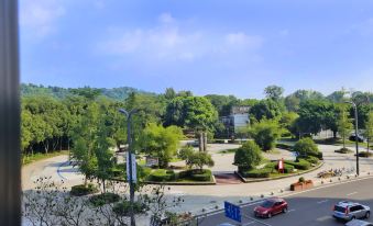 Minjiang Lakeside Hotel