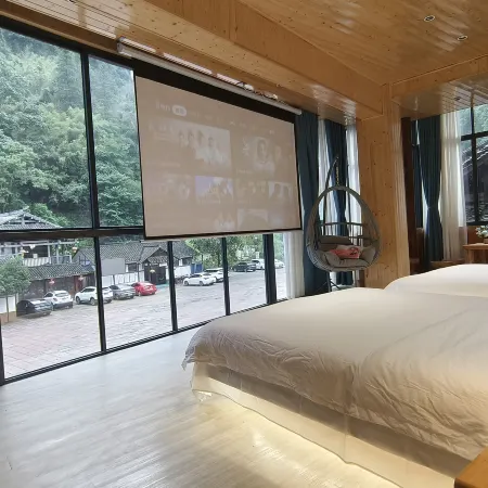 Jishou Delu Aya Inn