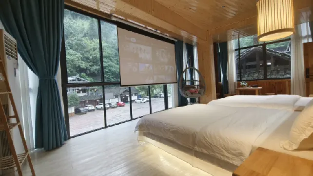 Jishou Delu Aya Inn