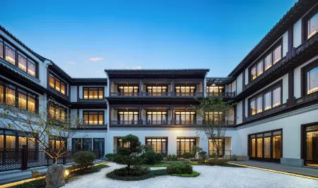 Grand House Quzhou (Fushan South) Отели рядом с достопримечательностью «Ancestral Temple of the Southern Confucius Clan»