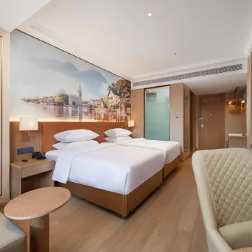 Vienna Hotel (Xishuangbanna Mengla Center Road Branch)