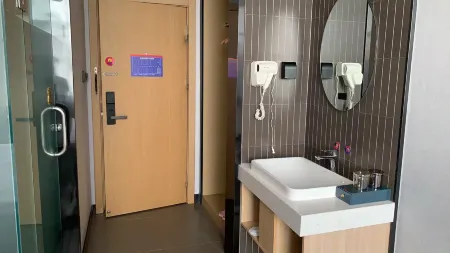 Junyi Hotel Отели в г. Пяньгуань