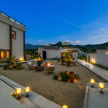 Jiuhua Mountain Spring Field Letter Guesthouse