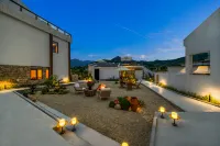 Jiuhua Mountain Spring Field Letter Guesthouse