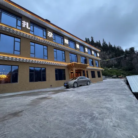 Zhagana Longbao Homestay Отели в г. Диебу