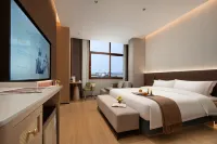 Rezen Chaokong Hotel (Guilin Elephant Trunk Hill Scenic Area Two Rivers and Four Lakes)