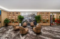 Lanbo Hotel (Urumqi Railway Station North Square)