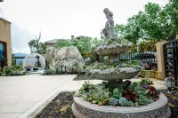 Day foothill fleshy mountain lake vacation home garden