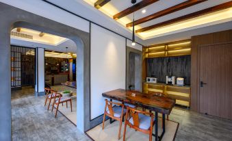 Yisu Impression Hotel (Ningbo Tianyi Square chenghuangmiao station)