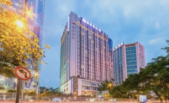 Ease Hotel (Chengdu Chunxi Road Tianfu Square)