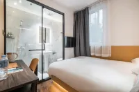 Yueqi Hotel (Shanghai Hongqiao Airport Zoo Subway Station)