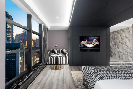 The Move River View Hotel (Chongqing Jiefangbei Hongyadong)