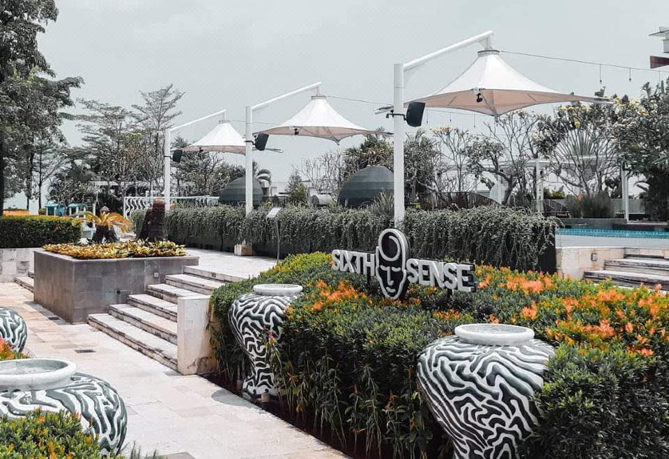 4. 노보텔 탕게랑..