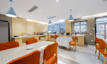 Home Inn·neo (Yubei square subway station of Chongqing Jiangbei International Airport) - Housity