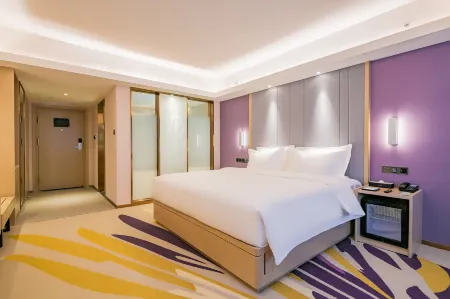 Lavande Hotel (Xianyang West Railway Station Subway Station) Отели рядом с достопримечательностью «Shaanxi Finance and Economics Vocational and Technical College»