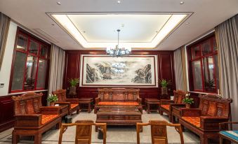 Sheqi Dongming Inn