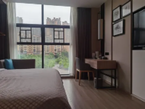 Gude Hotel (Loudi Wujiang Building Materials Home City No.2 Bridge Store)