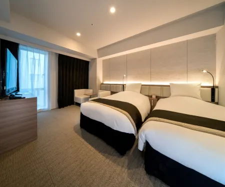 Daiwa Roynet Hotel Okinawa-Kenchomae Отели рядом с достопримечательностью «Shuri Ryusen»