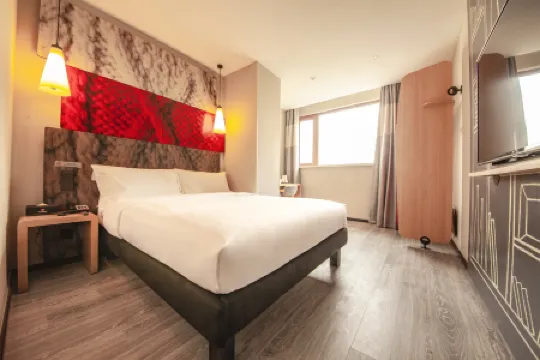 Ibis Hotel (Shenyang Railway Station Taiyuan Street)