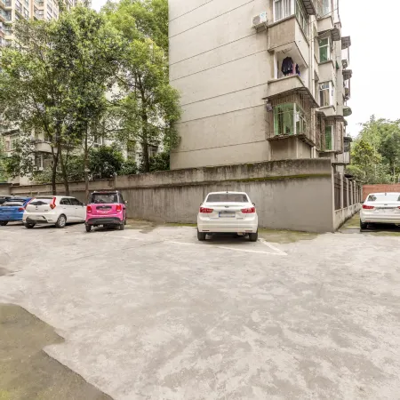 Deyang Yizhou Business Hotel