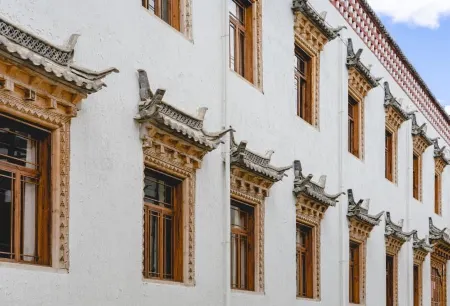 Khimtsang Hotel