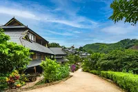 Floral Hotel·Yao Mother's Guest Hotel (wangtianshu scenic spot in Xishuangbanna) Hotels in Mengla
