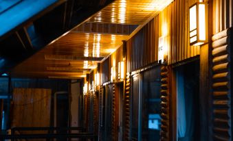 Deqin Guyu Huating Inn