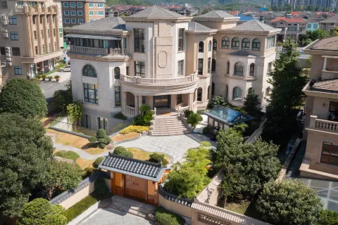 Floral  Lux Hotel·Dongyang jiuqilu hotel