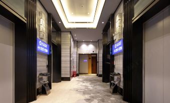 Star hotel (Wuhan Jiangcheng Avenue International Expo Center store)