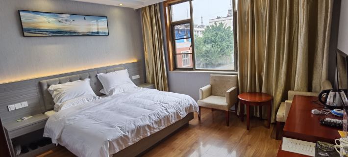 Hengyuan Room Department Hotels in Lufeng County