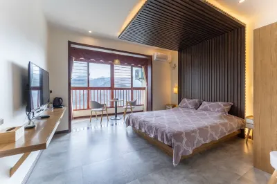 Riverside Meiju Hostel