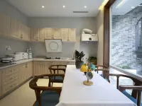 覓越居舍·曼妮