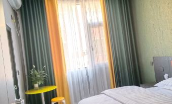 Qiaojia Taihong Hotel