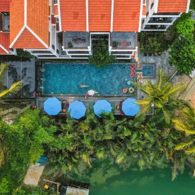 Hoi An Riverside Villas & Apartments Отели рядом с достопримечательностью «Куа Дай»