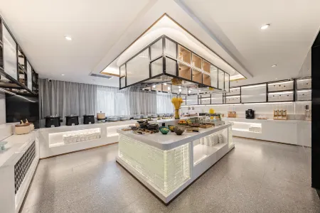 Atour Hotel, Beijing South Road subway Station, Urumqi Отели рядом с достопримечательностью «Xinjiang Institute of Engineering»