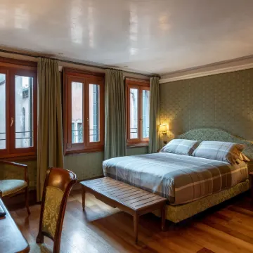 Hotel Montecarlo Hotels near Murano Island