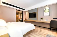 Yizhe  Plus Hotel (Guigang Qintang Branch) Hotell i Qintang District