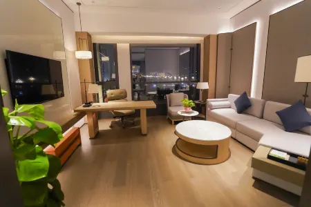 Zhangjiakou Grand Metropark Hotel Отели рядом с достопримечательностью «Wuhan University of Technology Network Education Zhangjiakou Branch Campus»