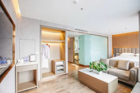 Tiancheng Plaza Hotel Отели рядом с достопримечательностью «Southwest Jiaotong University Chengdu Railways Bureau Correspondence Teaching Station Neijiang Teaching Section»