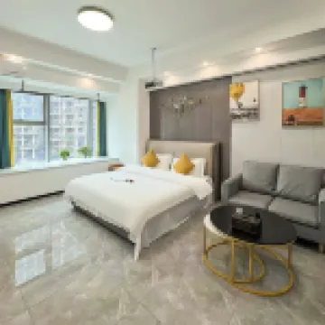 Century Hidden Apartment (Luzhou Wanxianghui)