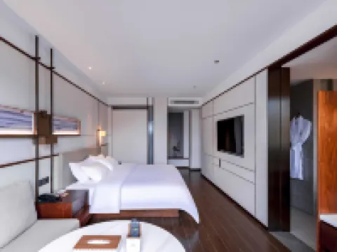 Qianjiadong shengbaosheng Resort Hotel Hotels near Guanyang Xinwei Zujizhan Exhibition Hall