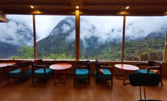 Deqin Yubeng No.8 Residence B&B