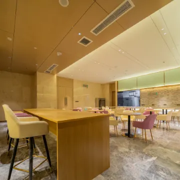 Lavande Hotel (Xingping Maweiyi Hangkong Square)