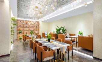 Zhishou Banzheshan Hotel (Jianyang Culture and Sports Center)