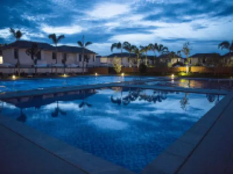 Ramada Encore By Wyndham Jiusuo Down Town Hotel a Ledong