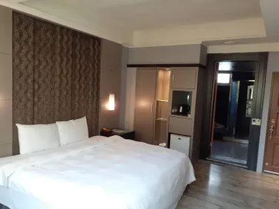 Beverly Garden Motel فنادق في مدينة تشيا إي