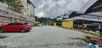 Smurf Inn Homestay - parking
