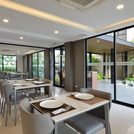 BS Residence Suvarnabhumi Отели рядом с достопримечательностью «Старый город»